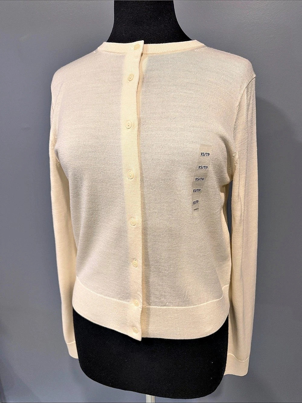 Uniqlo Extra Fine Merino Crew Neck Cardigan Cream XS